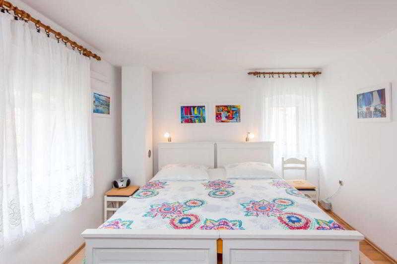Apartments Zdravko Trogir Eksteriør billede